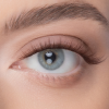 Ojos azules y pestañas divinas